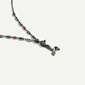 925k Gümüş ve 18 Ayar Altın Balta Figürlü Pırlantalı Kolye