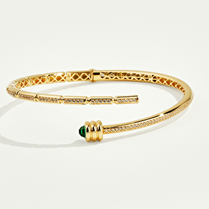 Vega 14 Ayar Altın Minimal Yeşil Taşlı Kelepçe