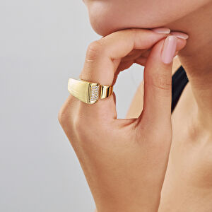 Electra 14 Ayar Altın Mat Yüzeyli Taşlı Yüzük