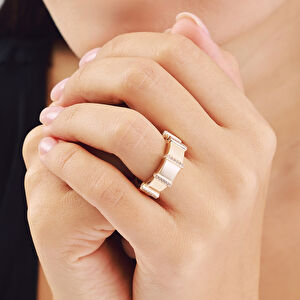 Eta 14 Ayar Altın Sıralı Taşlı Yüzük