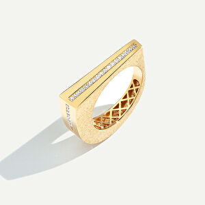 14 Ayar Altın Fırçalı Yüzeyli Taşlı Yüzük