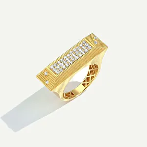 14 Ayar Altın Fırçalı Yüzeyli Pavé Taşlı Yüzük