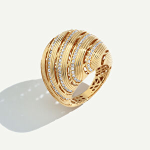 14 Ayar Altın Fırçalanmış Yüzeyli Taşlı Yüzük