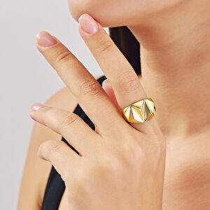 14 Ayar Altın Geometrik Yüzey Tasarımlı Yüzük