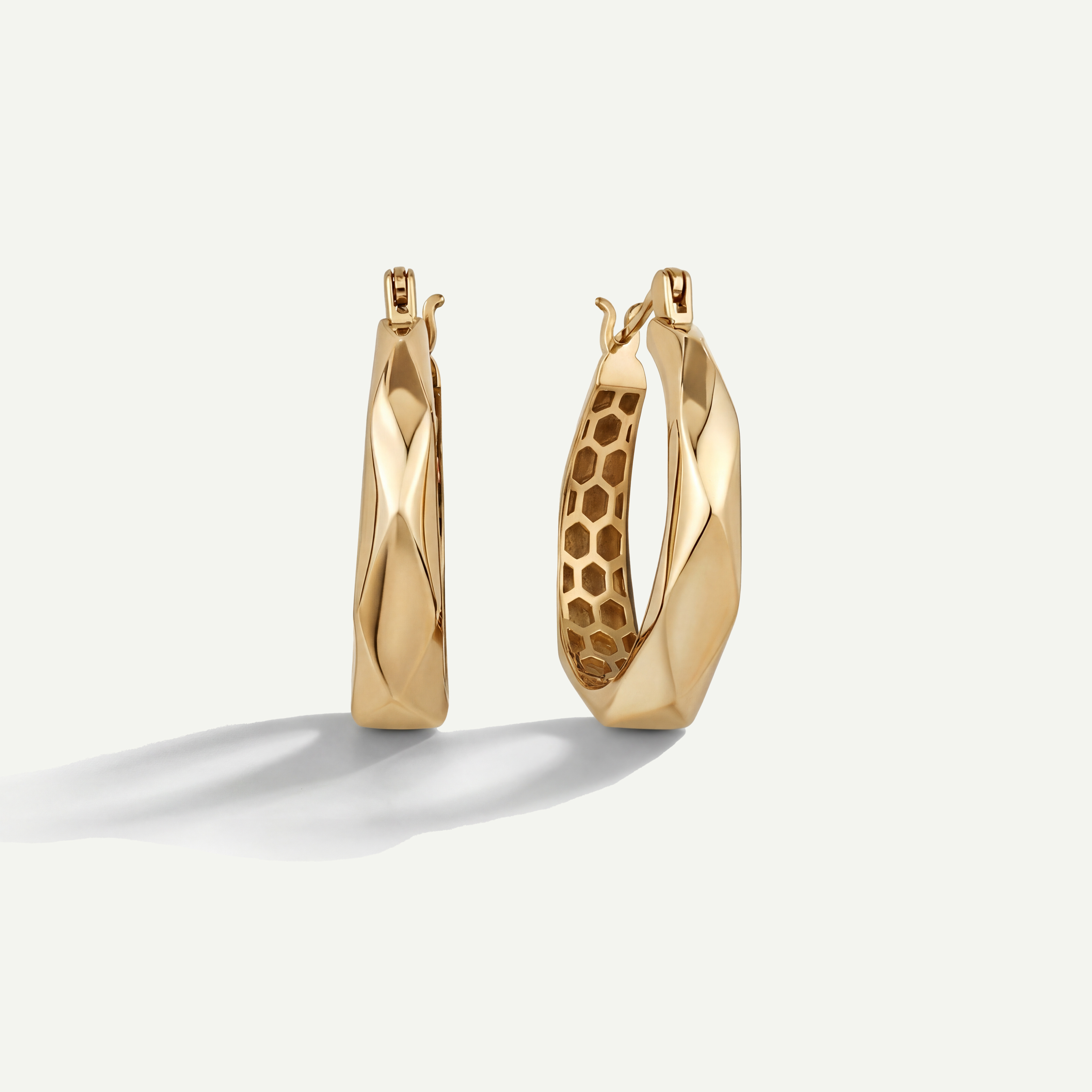 14 Ayar Altın Desenli Halka Küpe