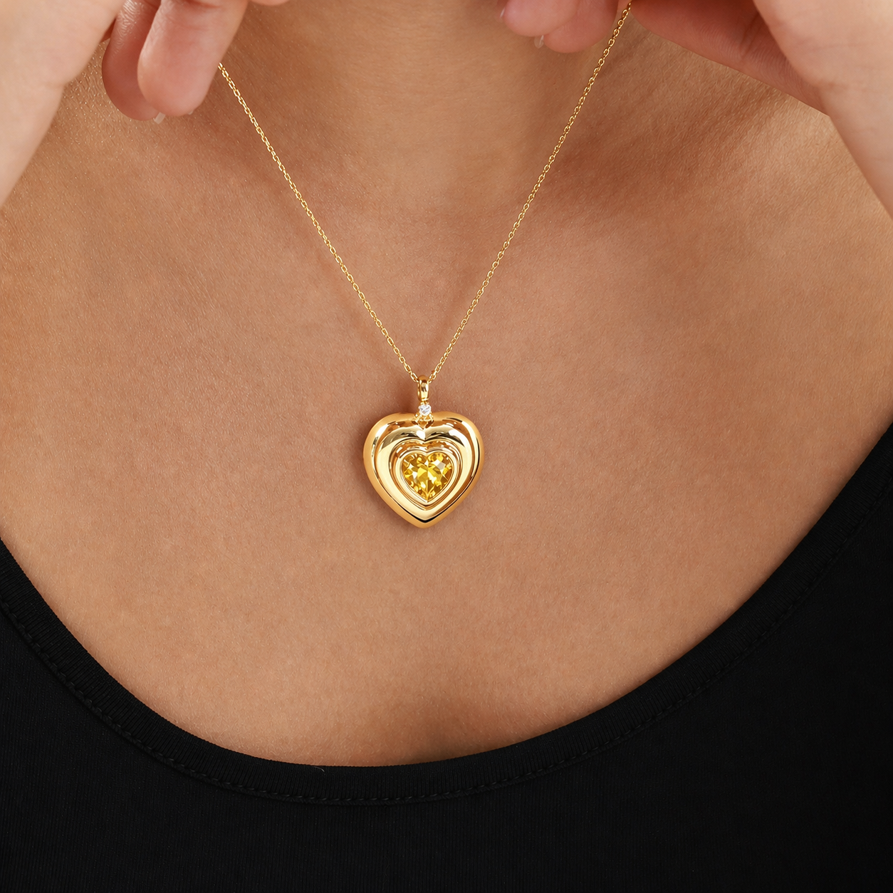 14 Ayar Altın Kalp Kesimli Sarı Taşlı Kolye