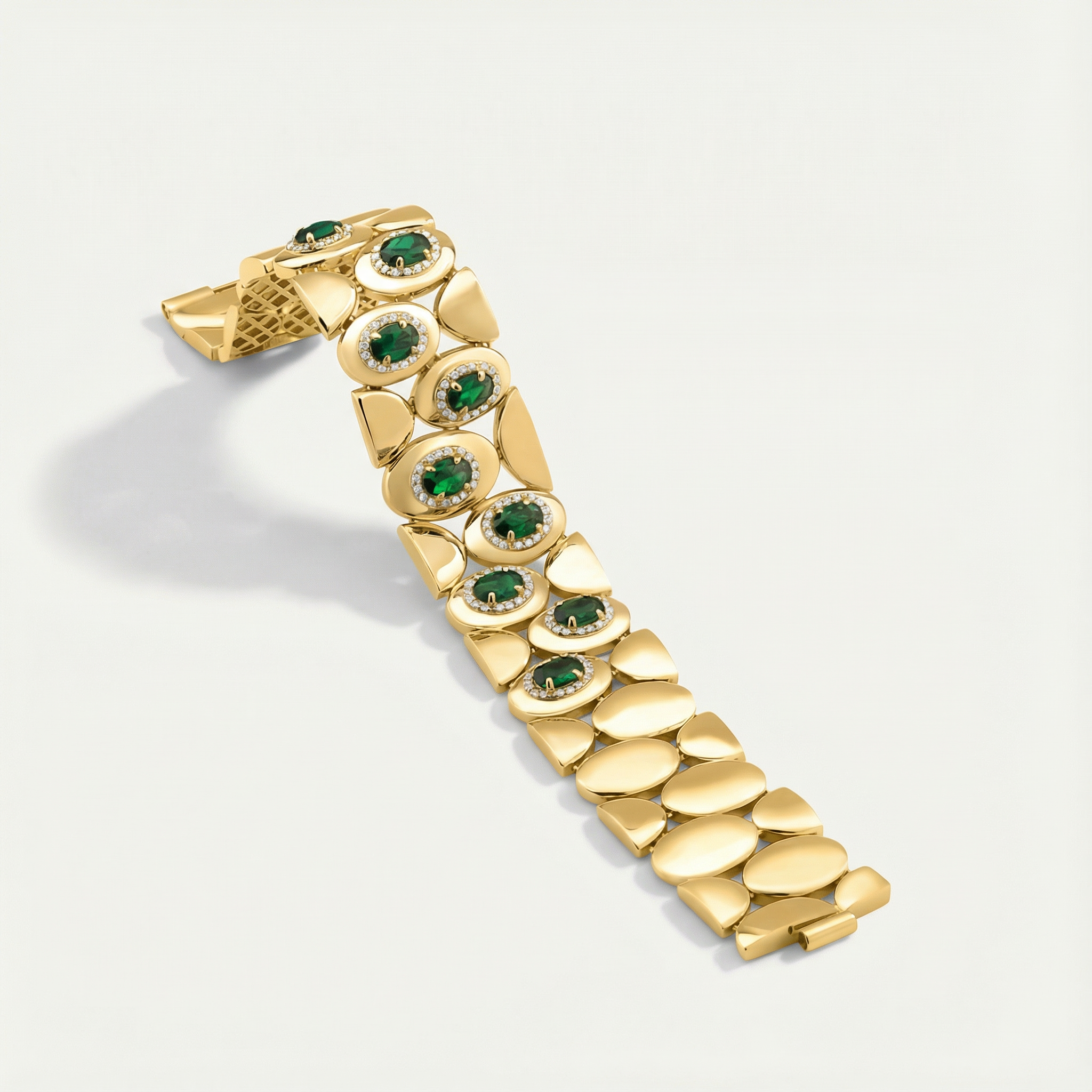 Eta 14 Ayar Altın Oval Formlu Yeşil Taşlı Set