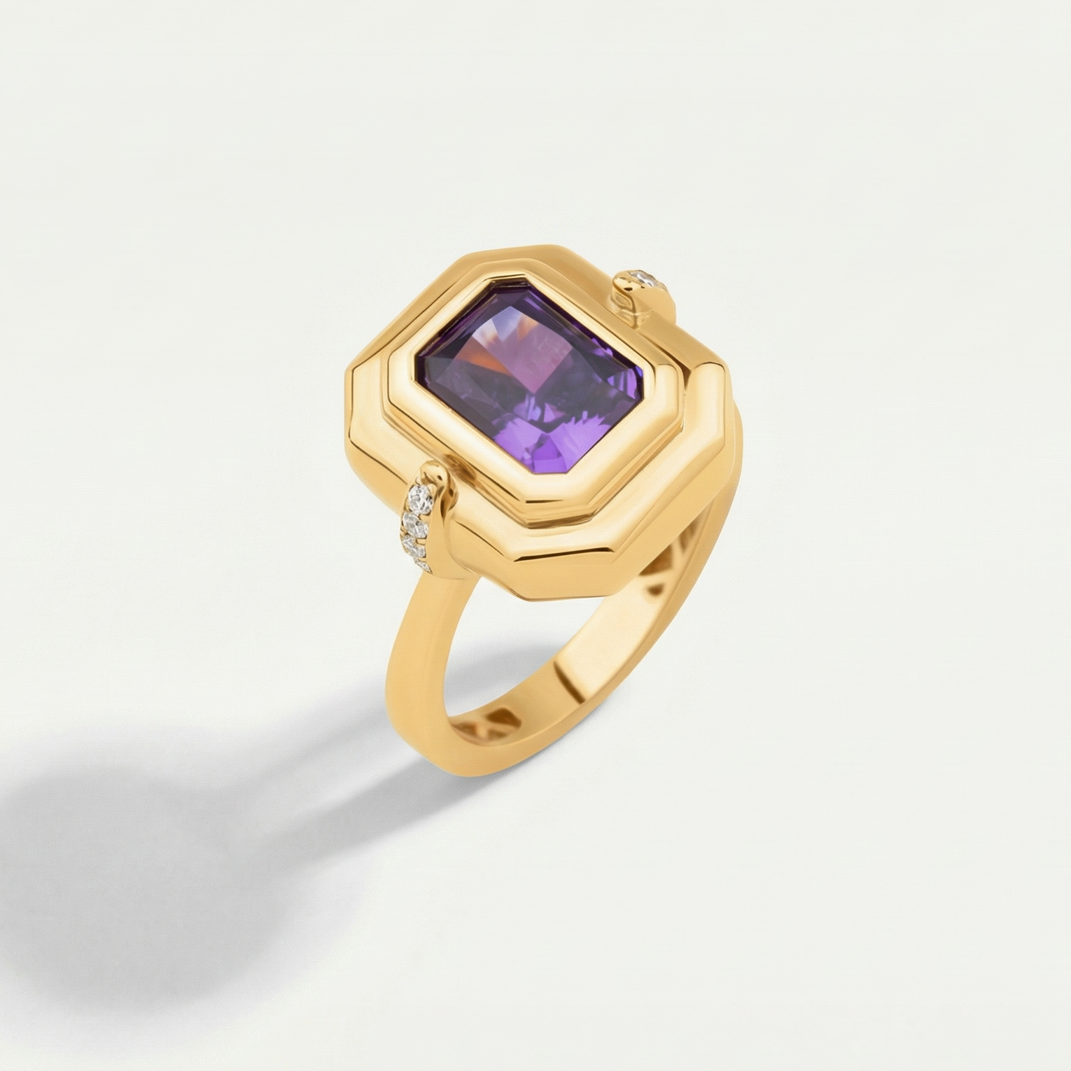 14 Ayar Altın Mor Taşlı Yüzük