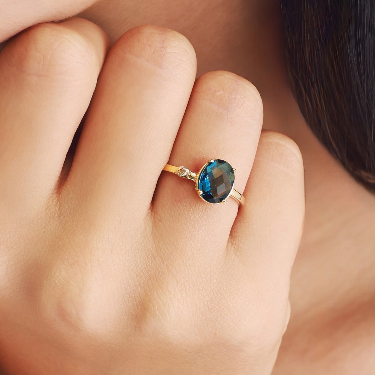 14 Ayar Altın Minimal Mavi Taşlı Yüzük