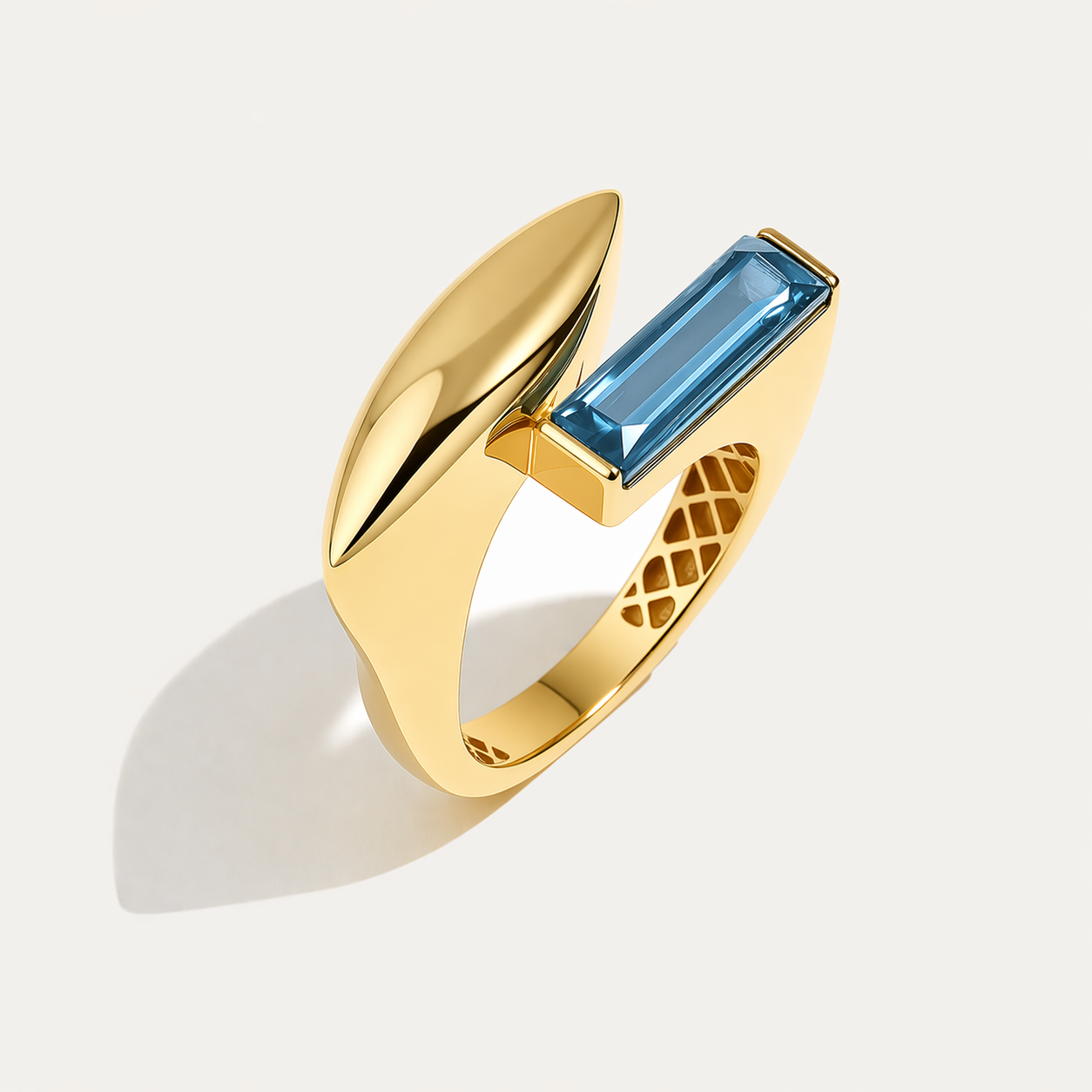 Baget 14 Ayar Altın Mavi Taşlı Yüzük