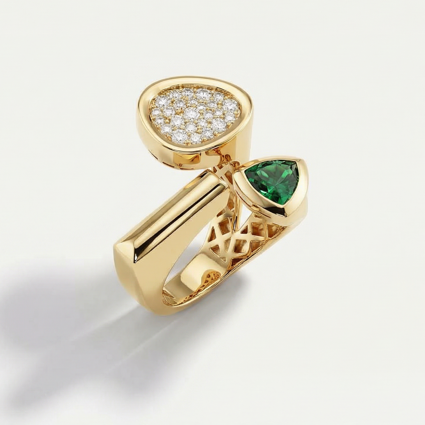 Baget 14 Ayar Altın Yeşil Taşlı Yüzük