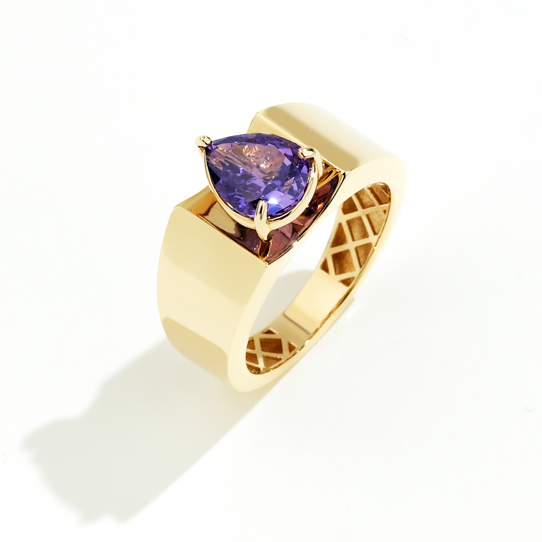 14 Ayar Altın Damla Formlu Mor Taşlı Yüzük