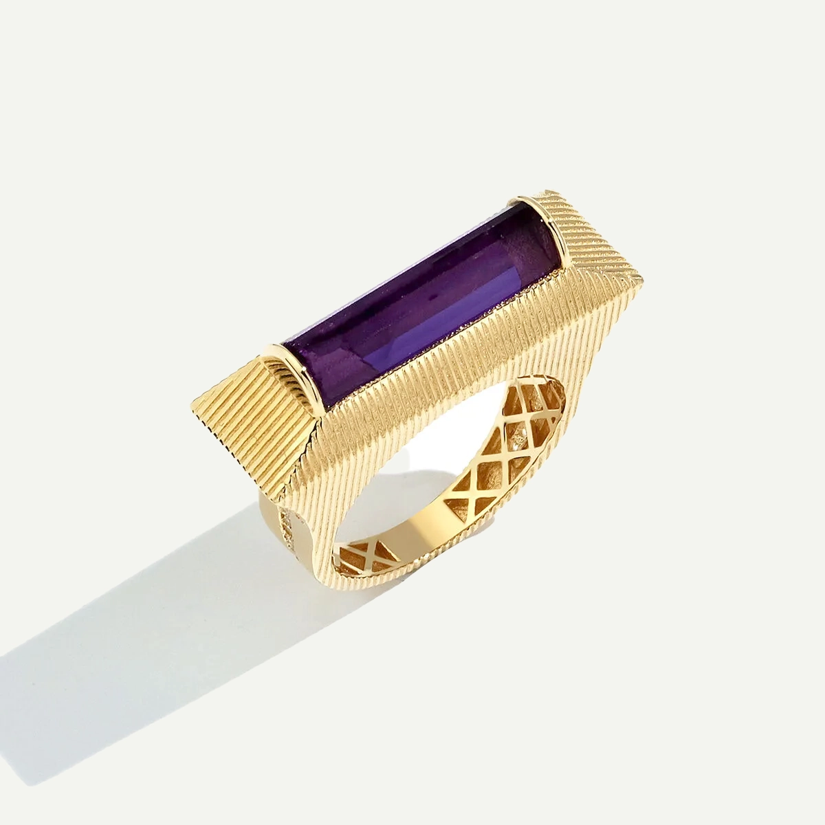 Baget 14 Ayar Altın Fırçalı Yüzeyli Mor Taşlı Yüzük