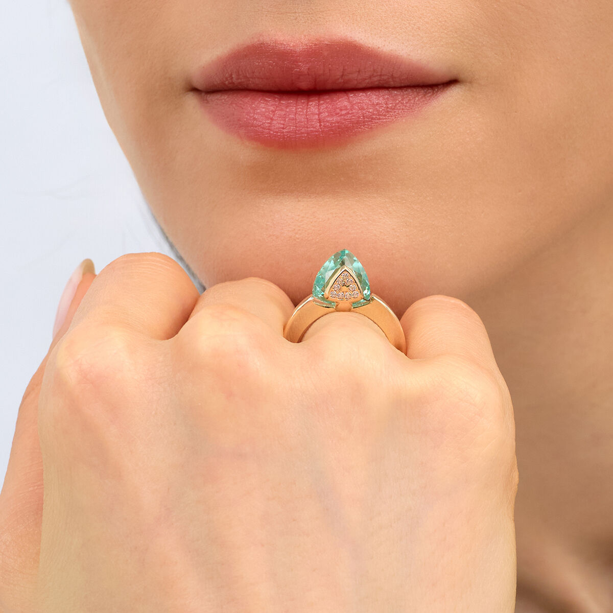 Bonbon 14 Ayar Altın Yeşil Taşlı Yüzük