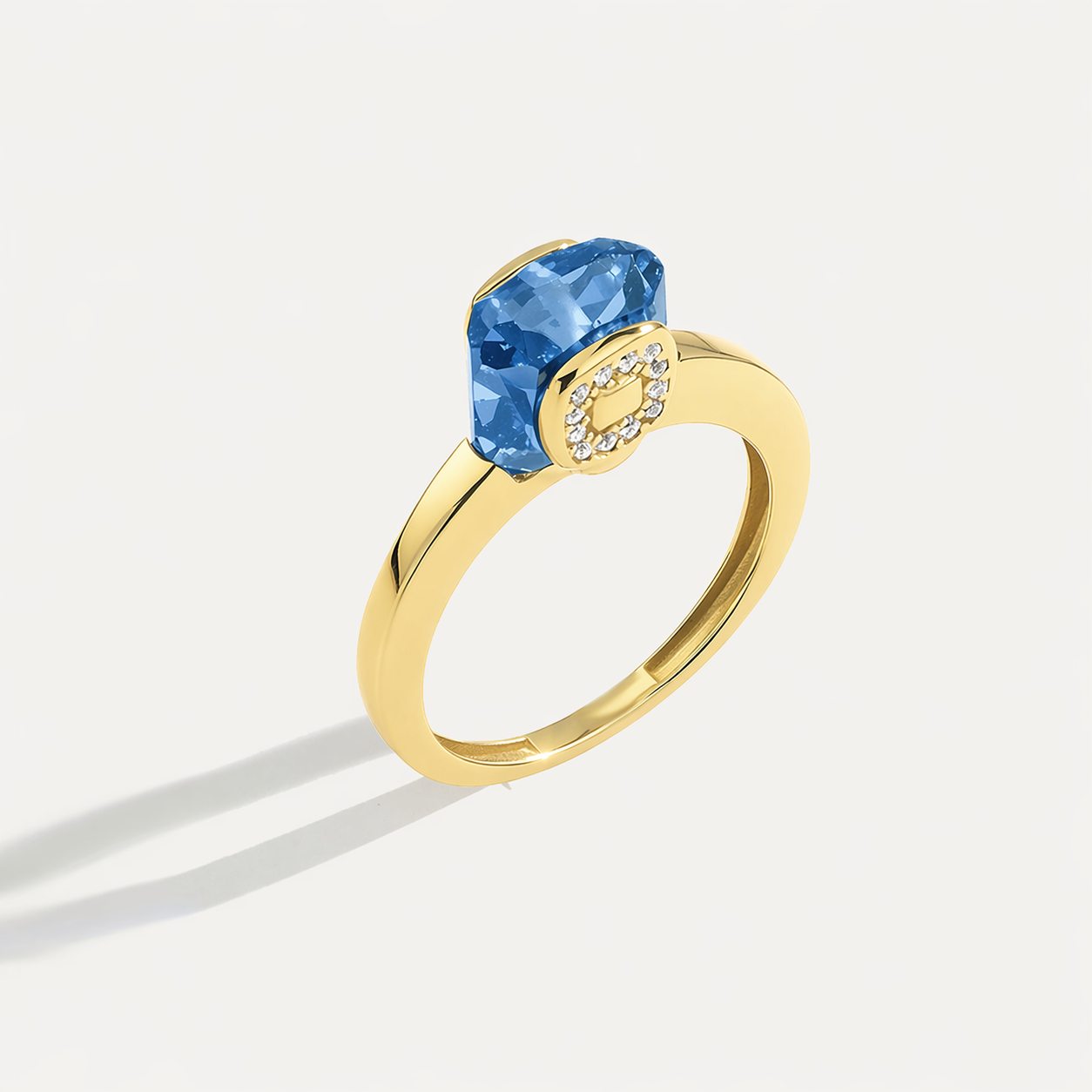 Bonbon 14 Ayar Altın Mavi Taşlı Yüzük