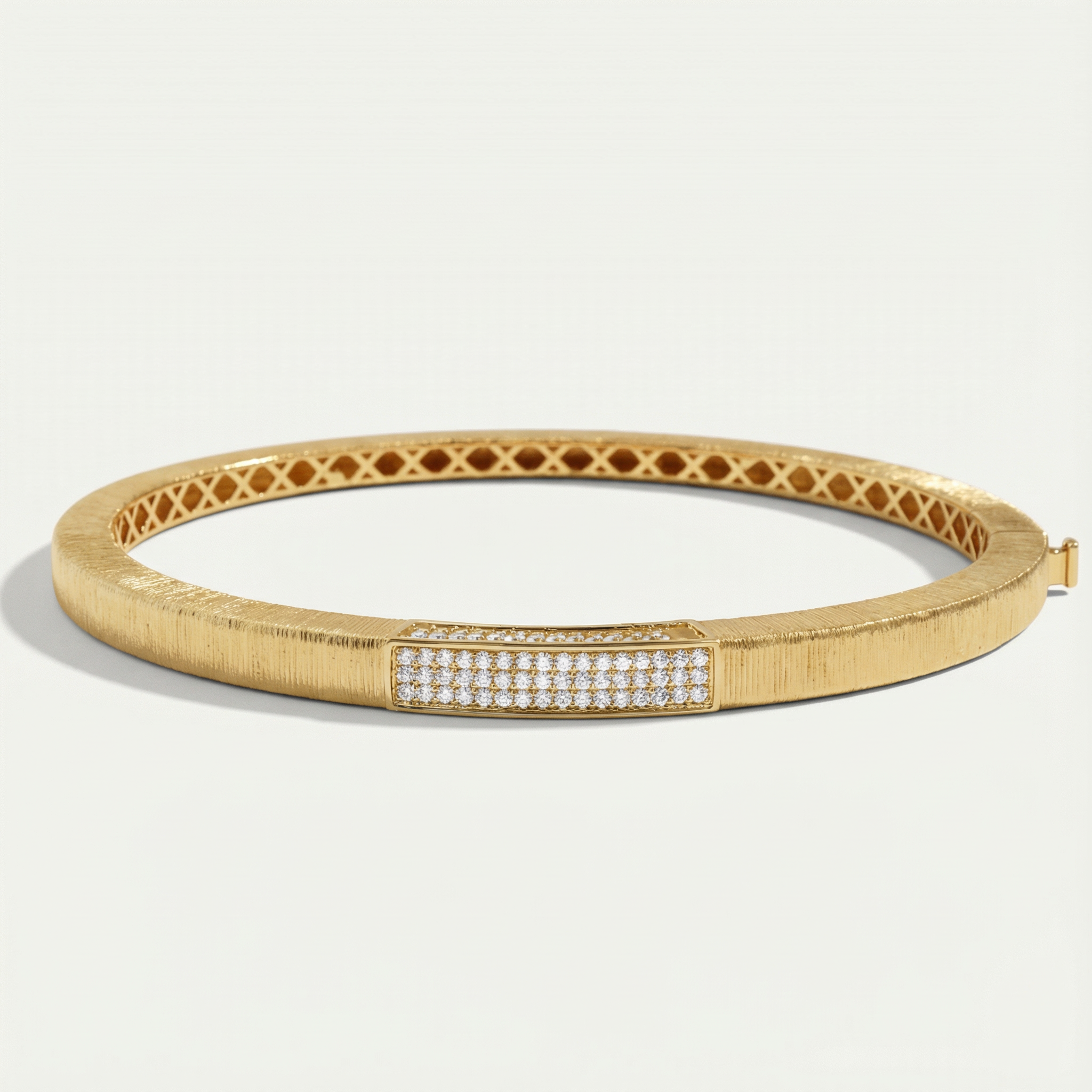 14 Ayar Altın Çizgili Dokulu Dikdörtgen Taşlı Kelepçe