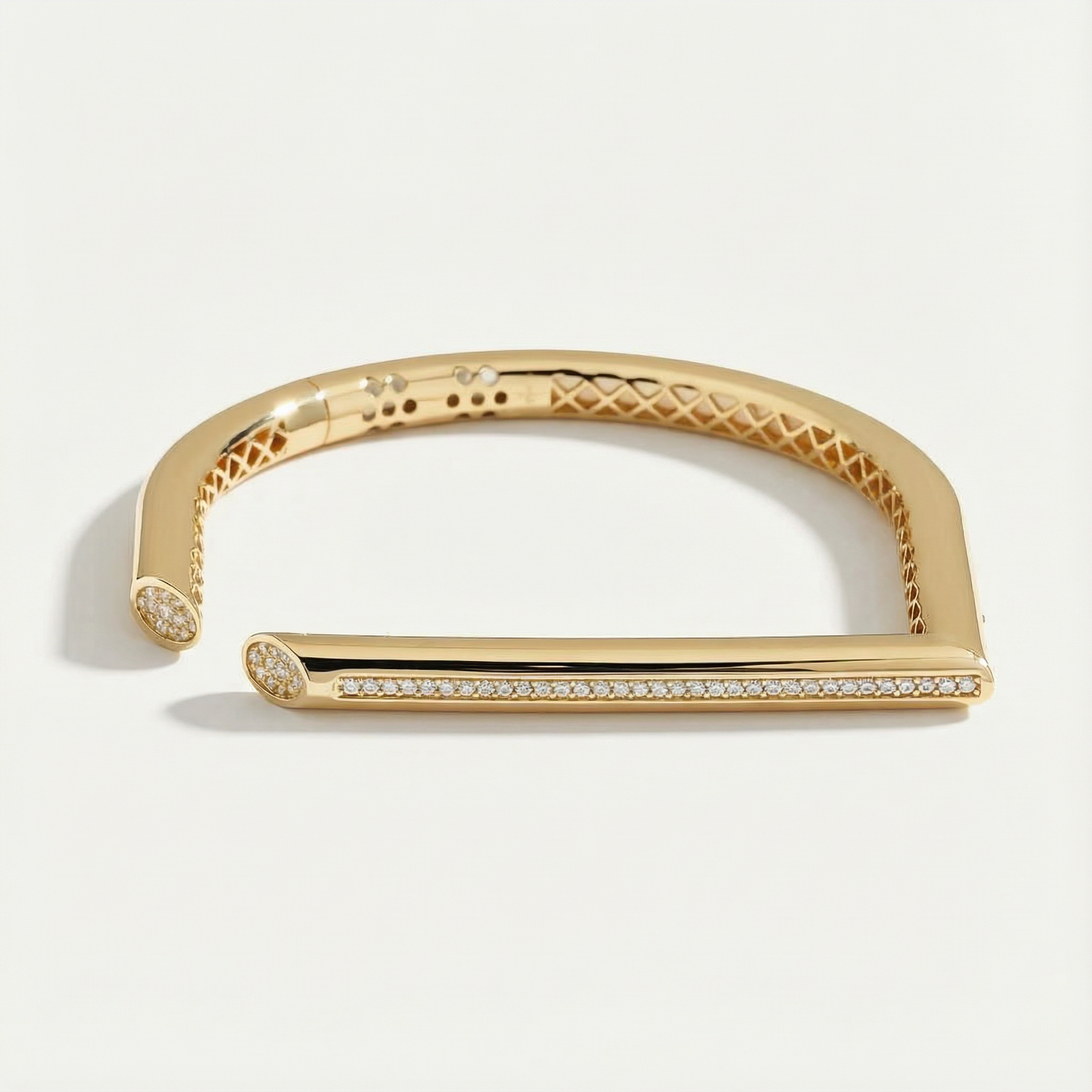 Vega 14 Ayar Altın Taşlı Kelepçe