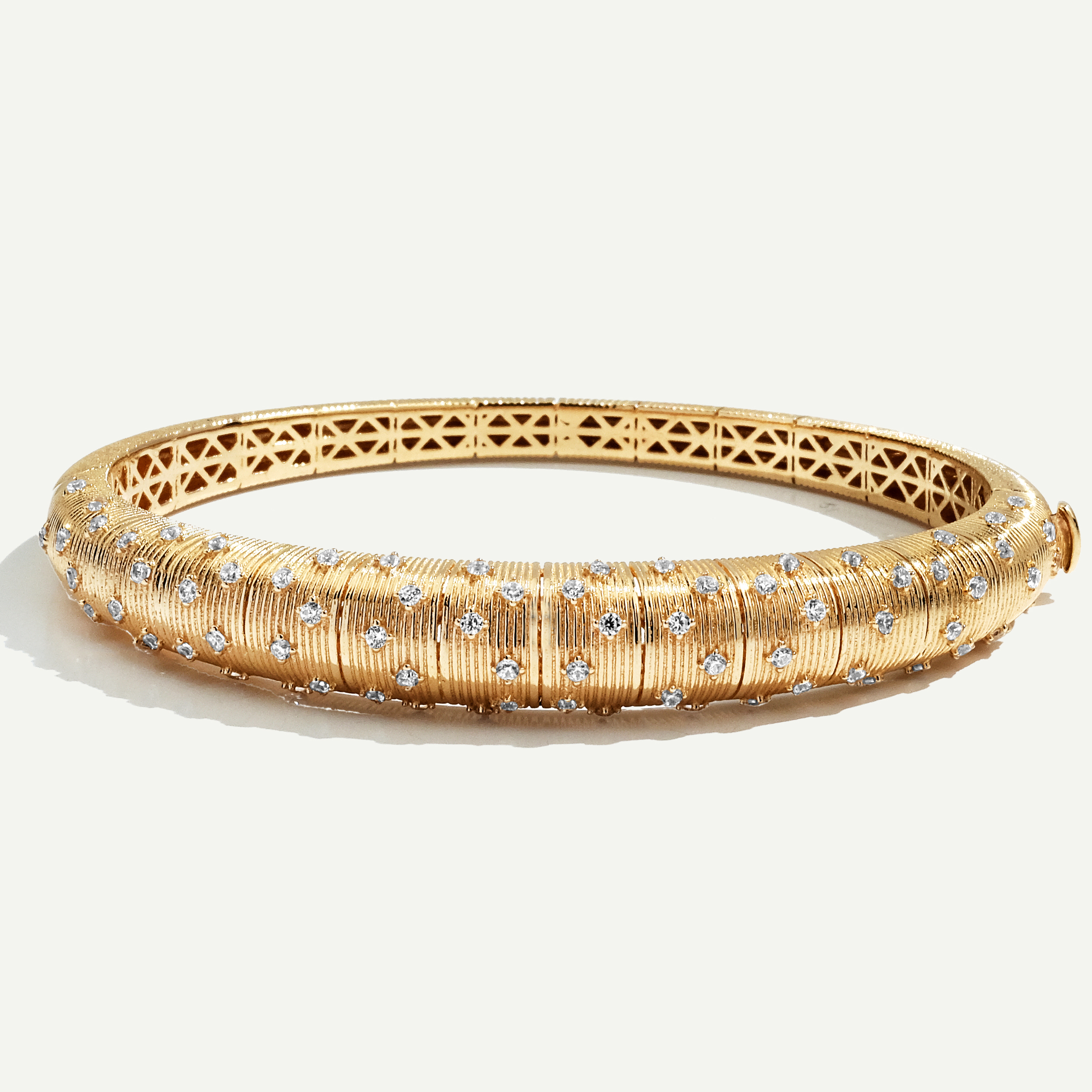 14 Ayar Altın Fırçalı Yüzeyli Taşlı Kelepçe