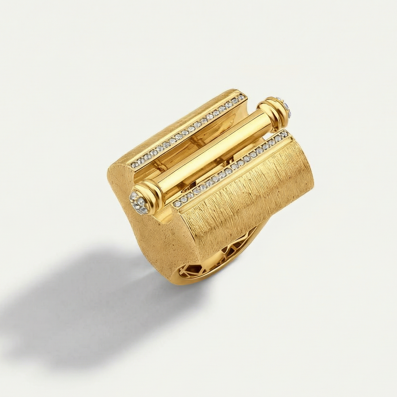 Vega 14 Ayar Altın Silindir Formlu Mat Yüzeyli Taşlı Yüzük