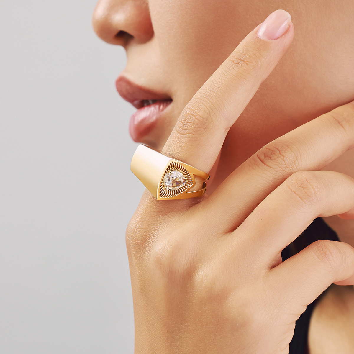 Electra 14 Ayar Altın Taşlı Yüzük