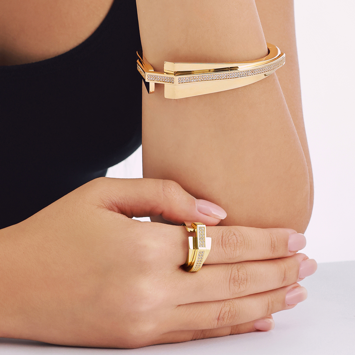 14 Ayar Altın Taşlı Yüzük