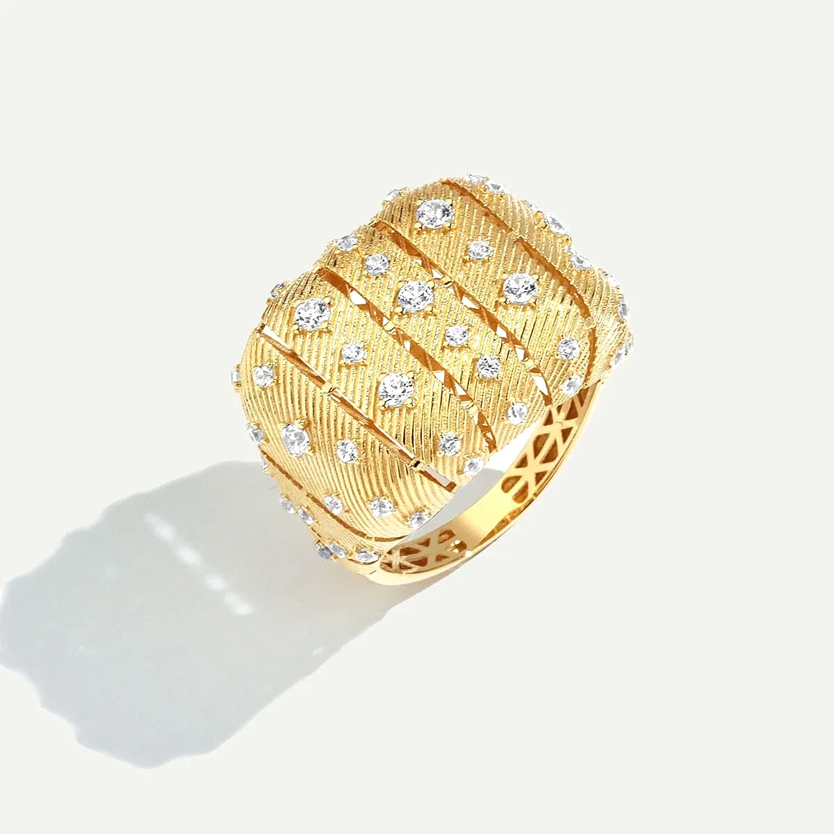 14 Ayar Altın Fırçalı Yüzeyli Taşlı Yüzük