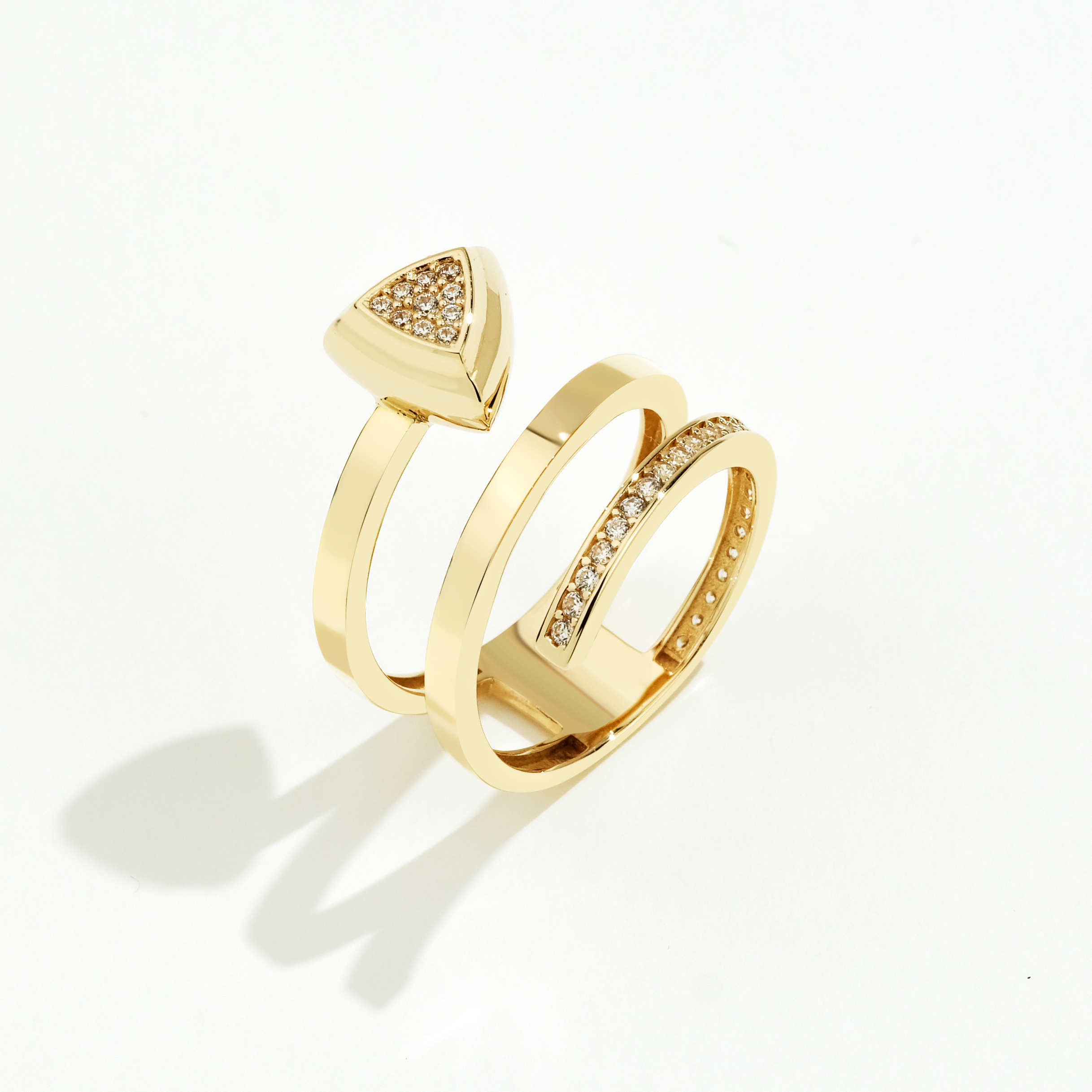 14 Ayar Altın Üçlü Görünümlü Üçgen Formlu Taşlı Yüzük