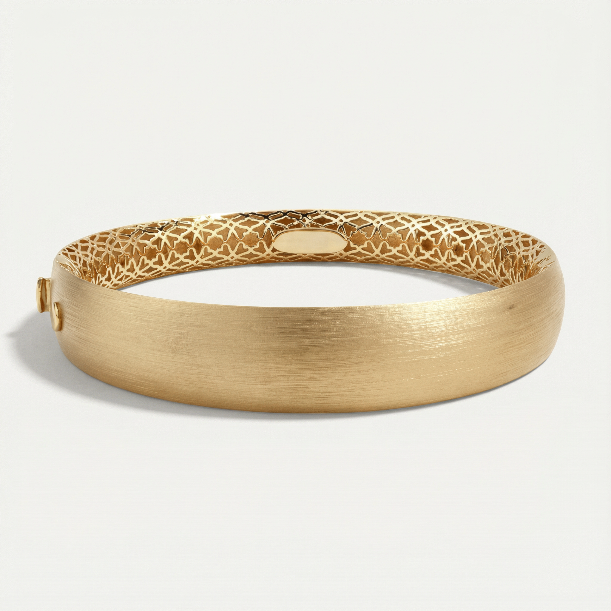 14 Ayar Altın Mat Yüzeyli Kelepçe