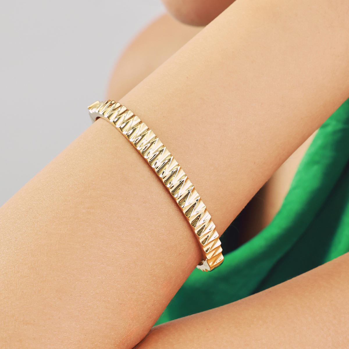 Maya 14 Ayar Altın Minimal Kelepçe