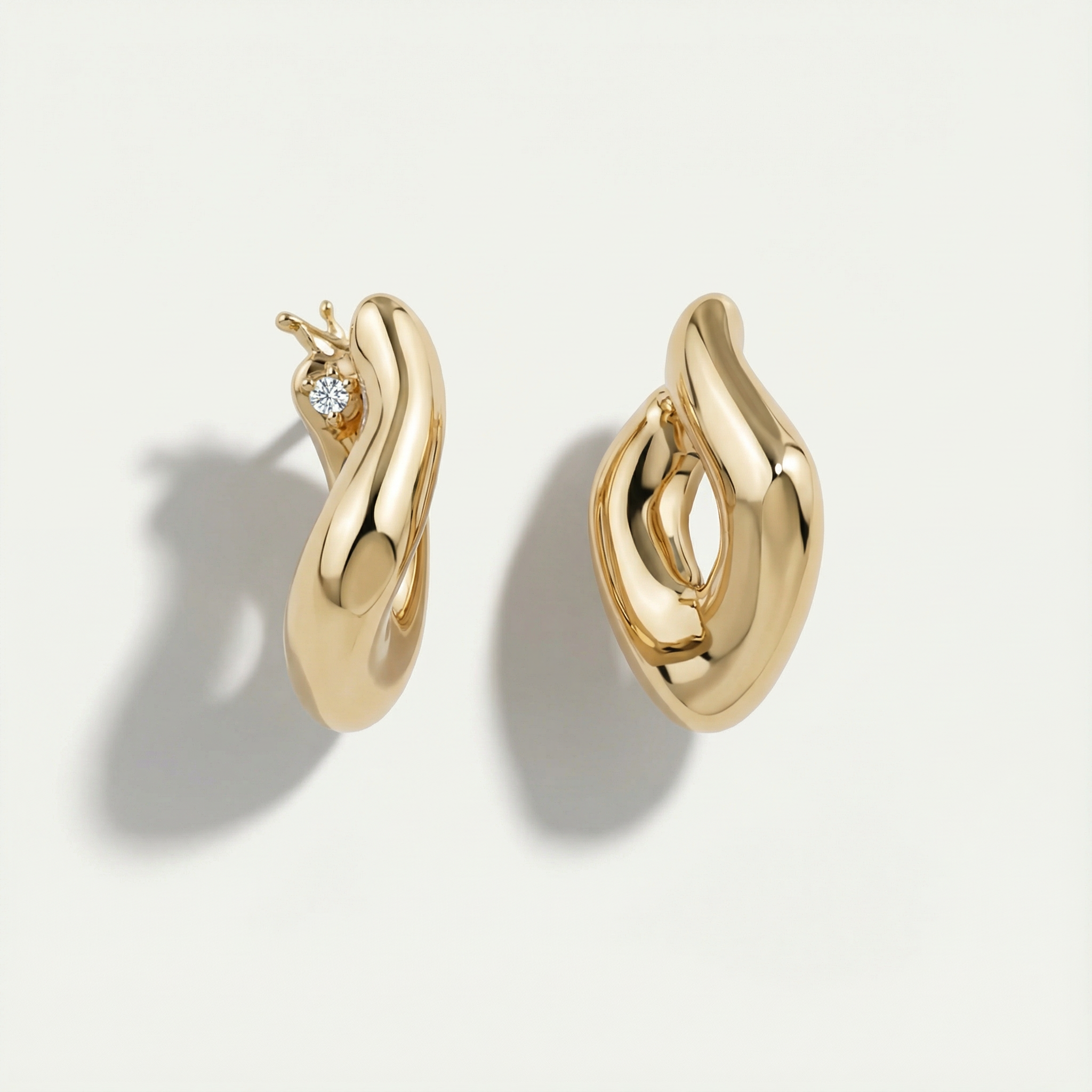 14 Ayar Altın Tasarım Küpe