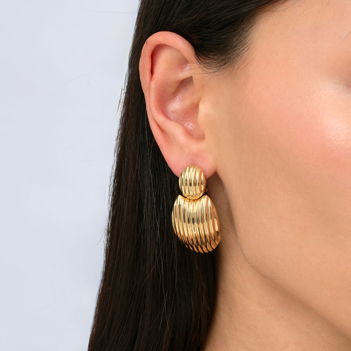 Maya 14 Ayar Altın Çizgi Detaylı Oval Küpe