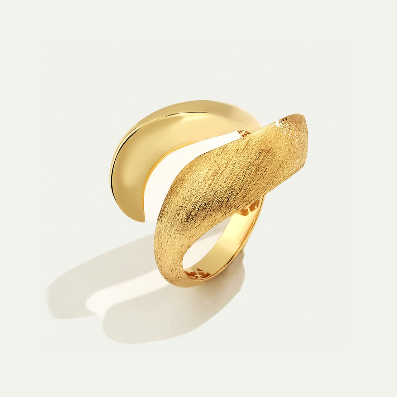 14 Ayar Altın Parlak ve Mat Dokulu Yüzük
